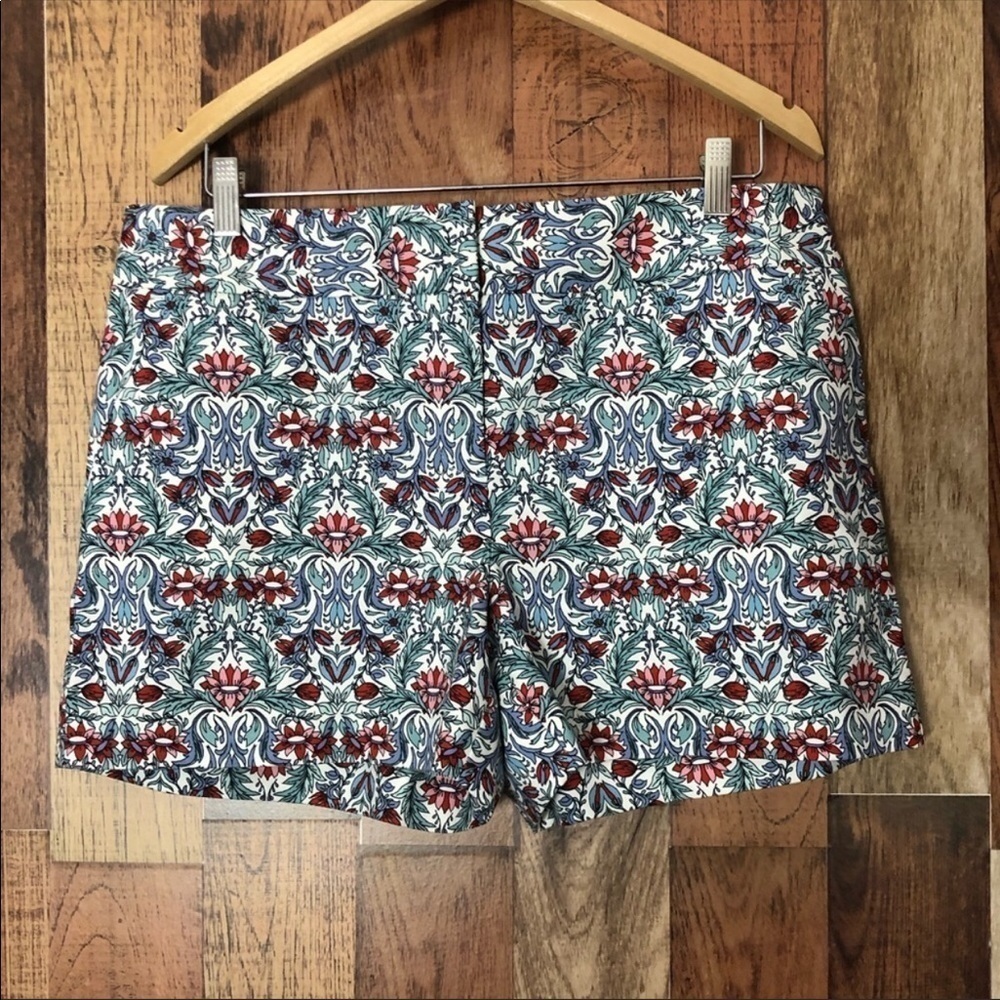 Loft floral shorts sz 10 4” inseam